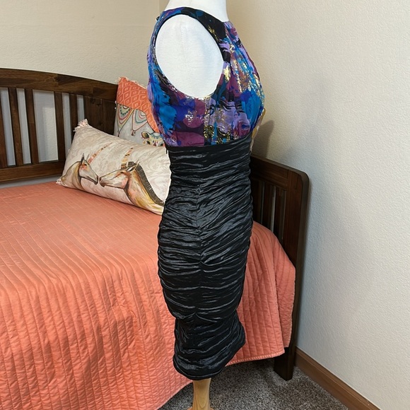 Nicole Miller Metallic Sleeveless Ruched Cocktail Dress, size 0 - Picture 4 of 16